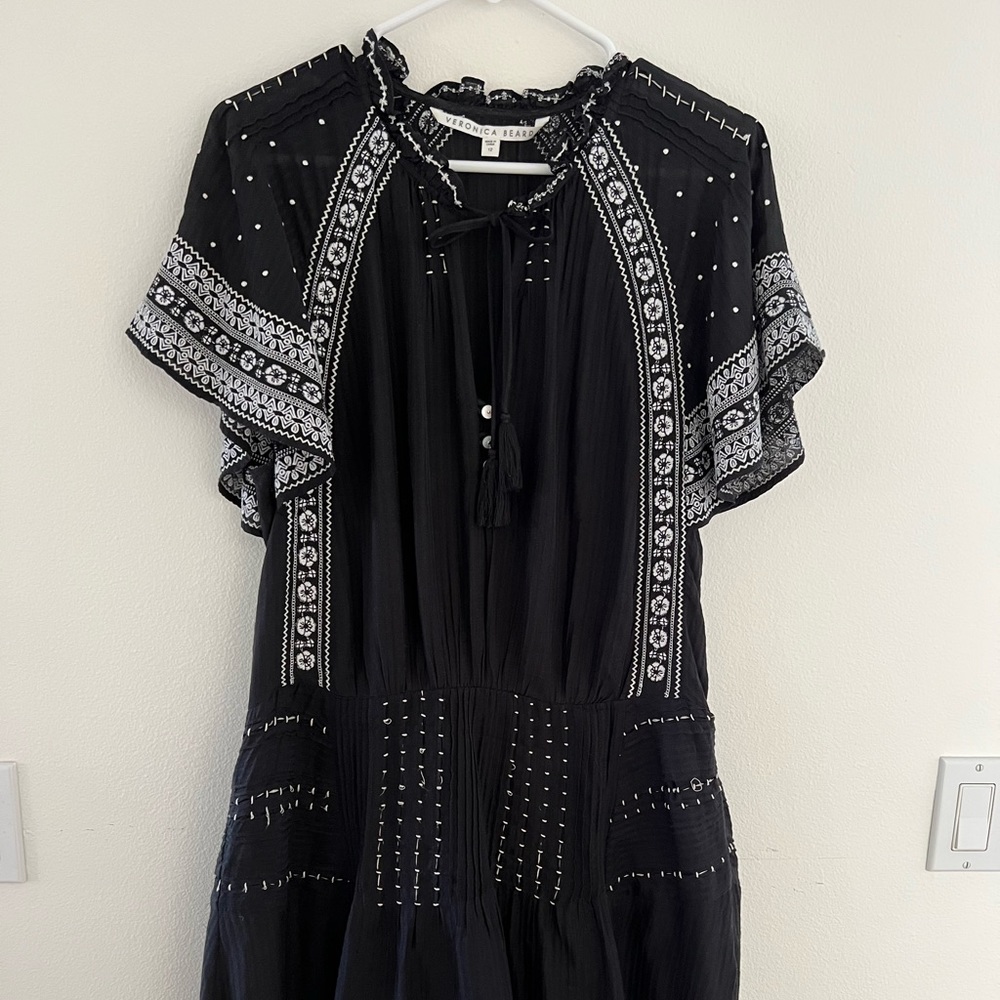 Veronica Beard Sz 12 Black with white embroidery